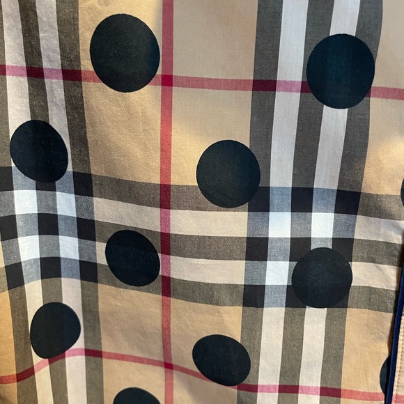 NWOT BURBERRY LONG SLEEVE BUTTON UP TOP - Picture 5 of 6